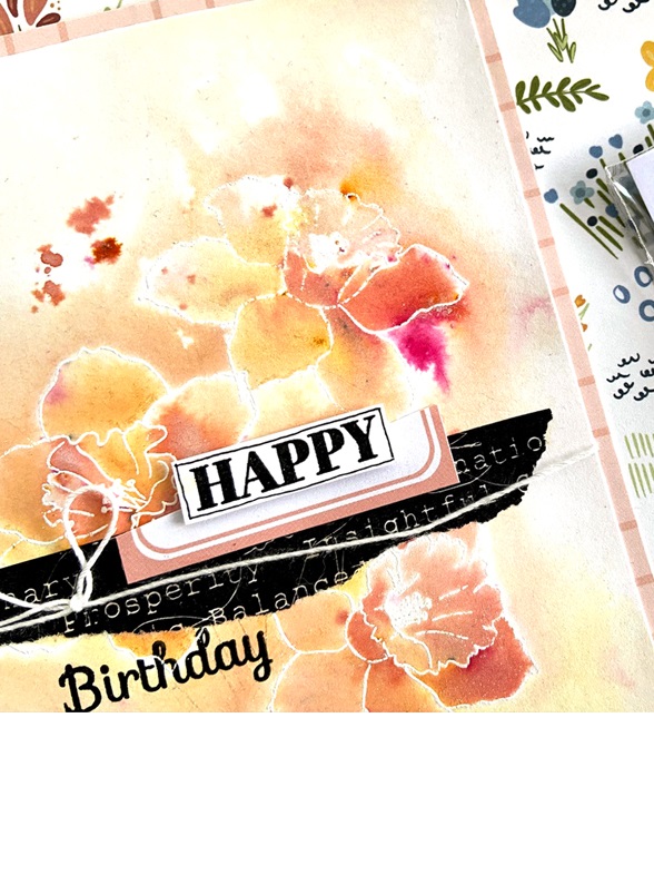 carte d'anniversaire en scrapbooking dans les tons de rose et jaune avec des jonquilles